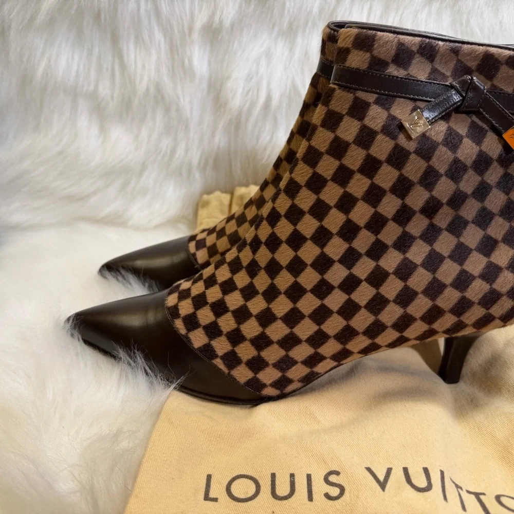 Louis Vuitton Black and Brown Checkered Heeled Boots - Picture 13 of 13